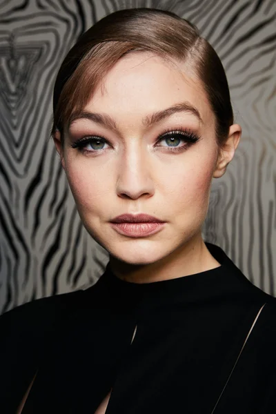 Look 16